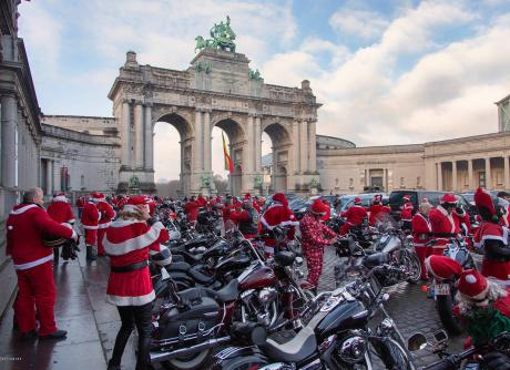 Les bikers en pères Noël
