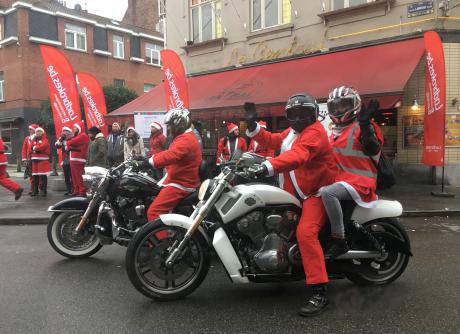 Pères Noël en moto